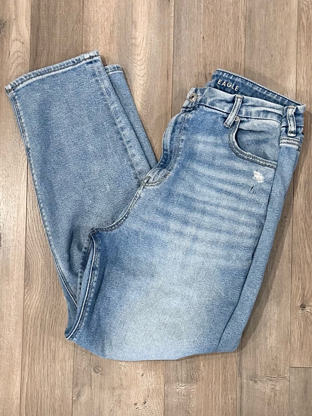 American Eagle Outfitters Light Wash High-Rise Women's Jeans